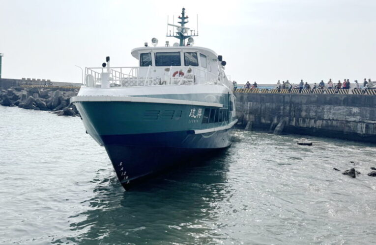 「琉興號」客船琉球沿海擱淺　 屏縣府交旅處即時啟動應變機制　船上40人全數平安獲救