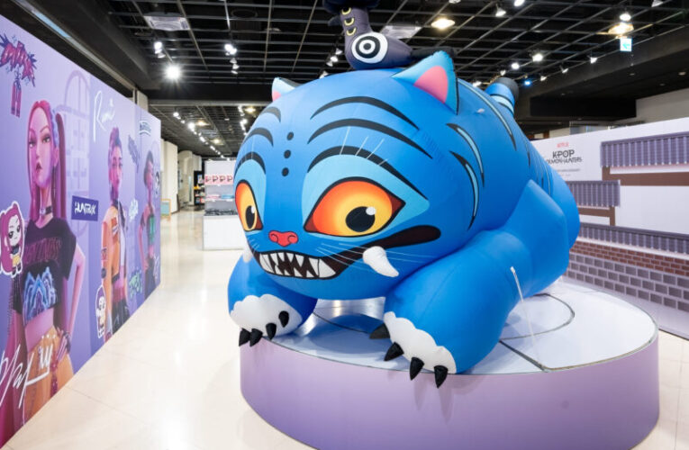 「K-Pop獵魔女團」一週年快閃店就在夢時代  超大Derpy首次登場萌迎粉絲